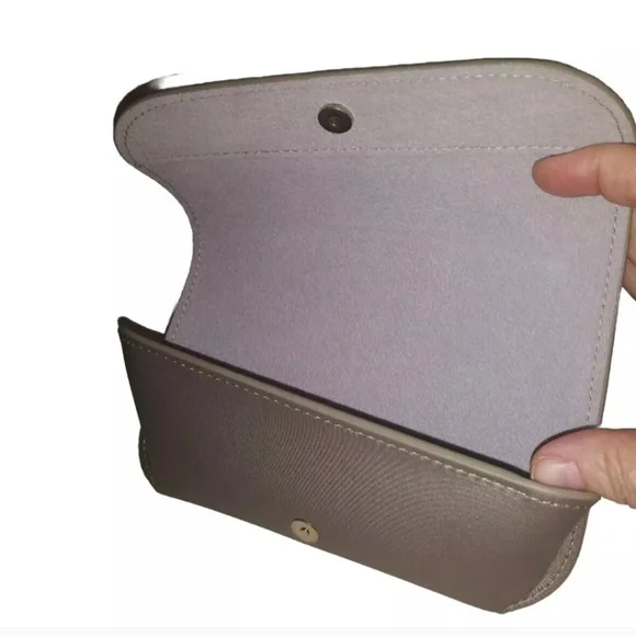 Giorgio Armani Silver Eyewear Unisex Case & Gift Box - Picture 3 of 4